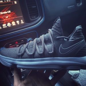 Men’s KD 10- Size 10- basically brand new